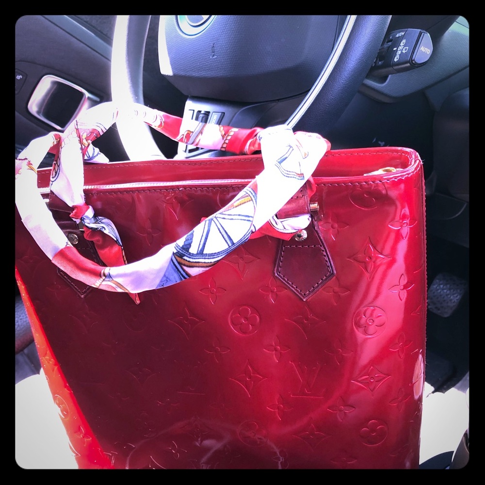 Authentic LV Red vernis Houston, very good cond.